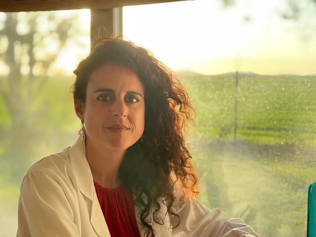 Dra. Elena Cobos Carrascosa, médico especialista en Pediatría y Psiconeuroinmunología Clínica